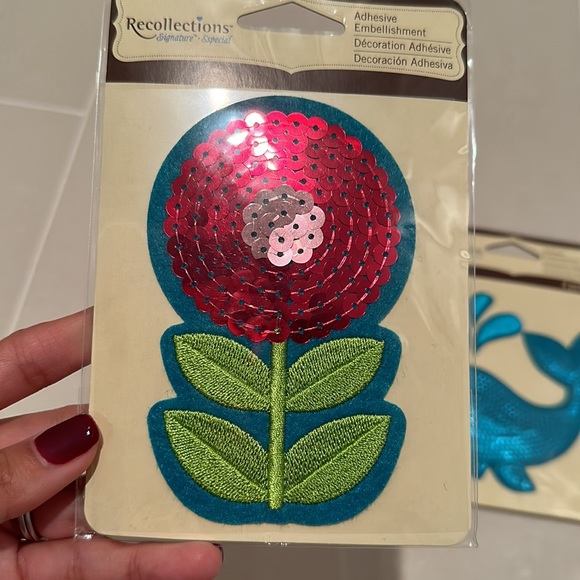 Adhesive embellishment crafts - Picture 2 of 4
